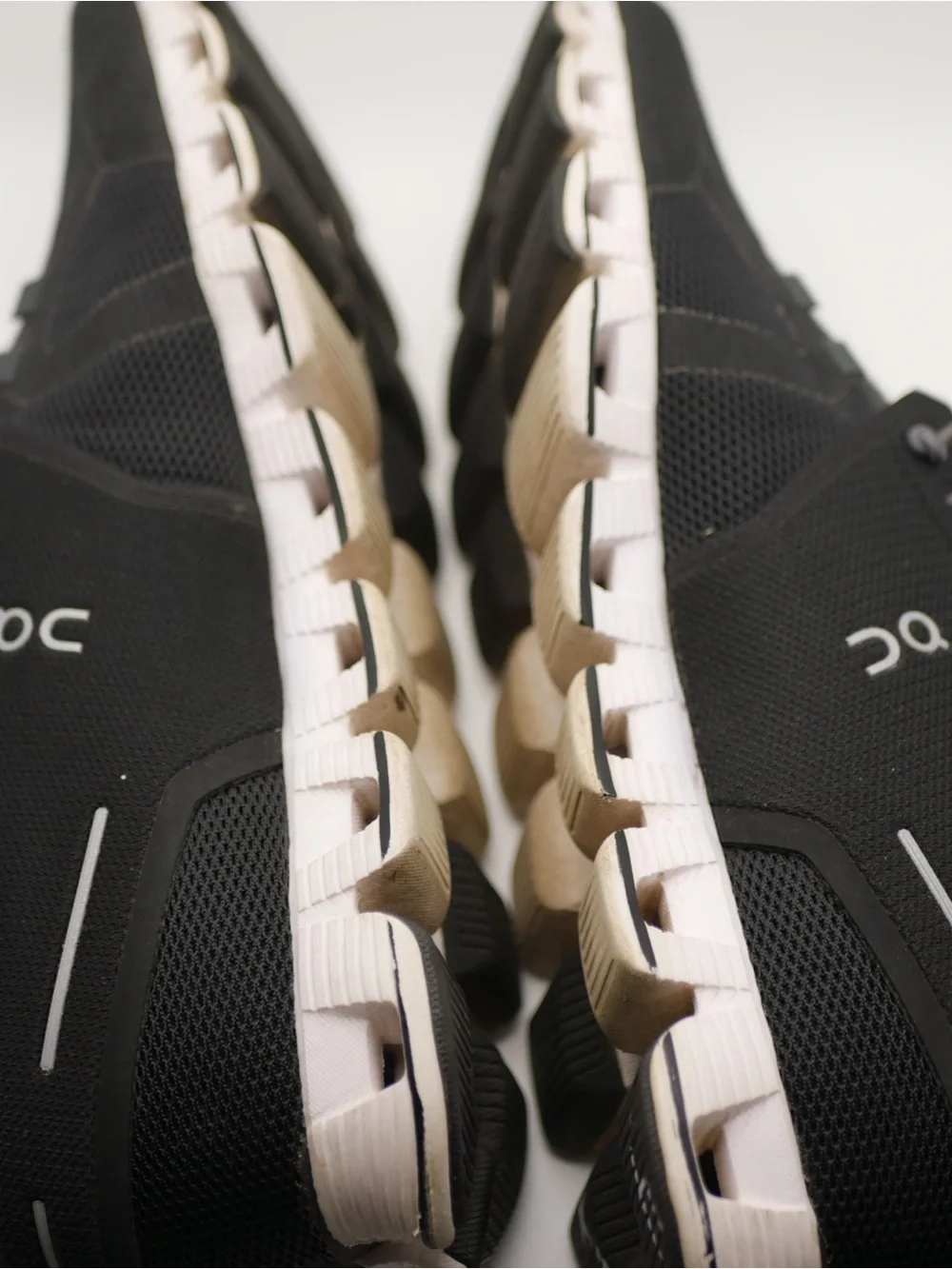 On cloud Running Black  Athletic Running Shoes - Picture 7 of 12